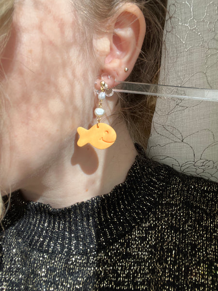 Goldfish!! With pearly bubbles!!